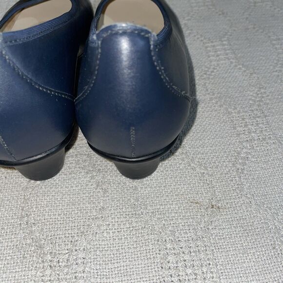 SAS Women’s Slip On Pumps Size 6 M Blue Leather Comfort Formal - Picture 12 of 12